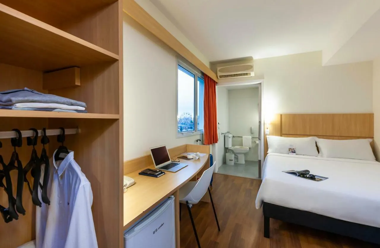 Ibis Sao Jose Hotel  Sao Jose (Santa Catarina)
